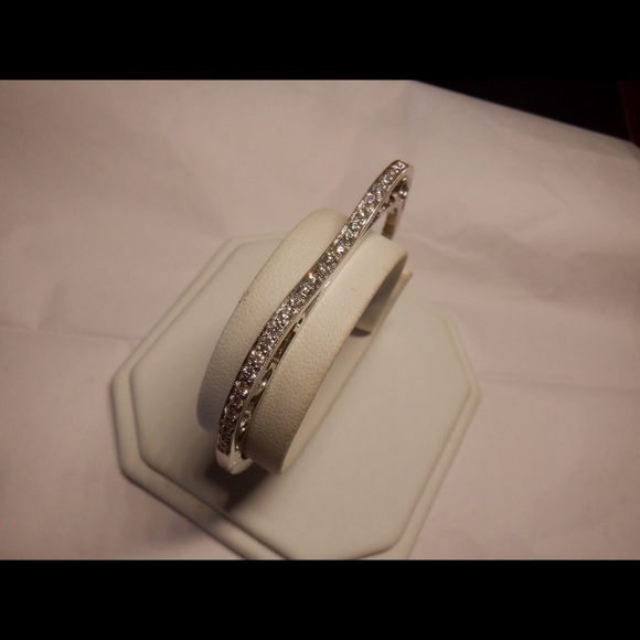 Jewelry - 18k  white gold bangle diamond bracelet